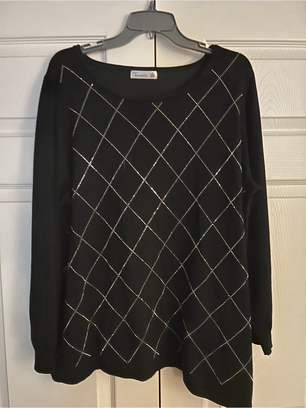 89th & Madison Black Sweater with Metallic Diamond Grid